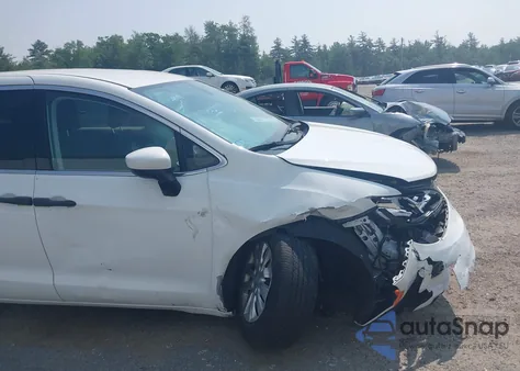 2021 Chrysler Voyager L z USA, uszkodzony, nr VIN 2C4RC1AGXMR513154